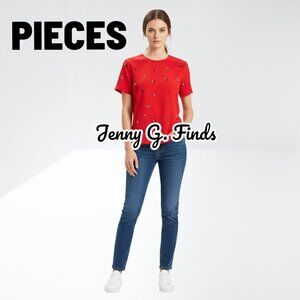 Pieces Women's Red Floral Shortsleeve Pullover Keyhole Back Blouse  Small NWOT